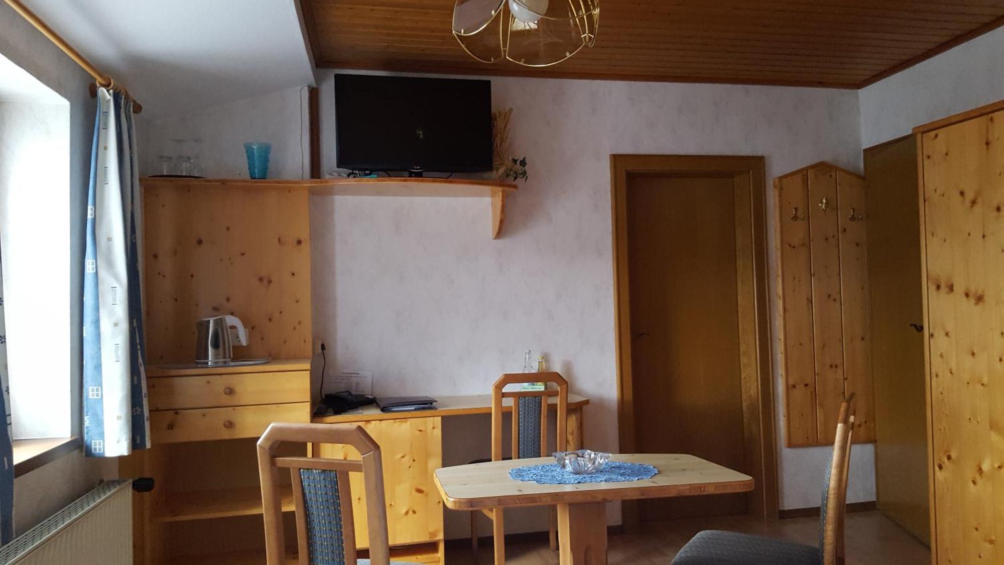 Landhaus Neubauer - Zimmer มิลชตัทท์ ห้อง รูปภาพ
