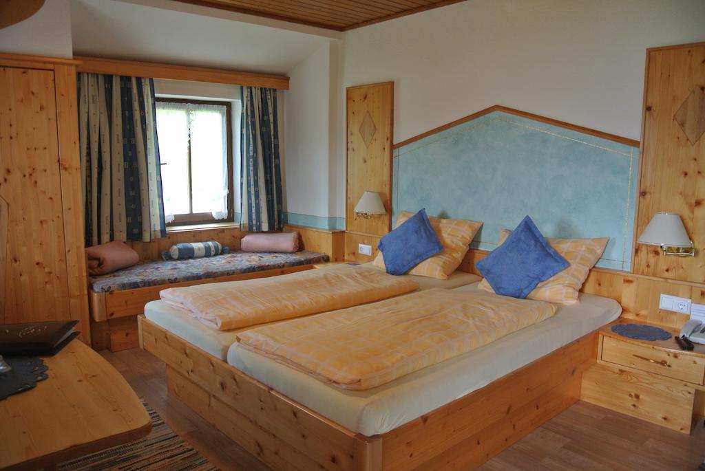 Landhaus Neubauer - Zimmer มิลชตัทท์ ห้อง รูปภาพ